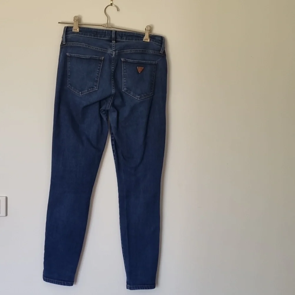 Guess sexy curve sized 28 jeans - Picture 7 of 7